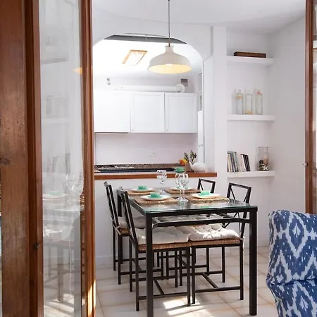 Apartment With Swimming Pool And Parking, 3 Minutes From The Roda de Bera