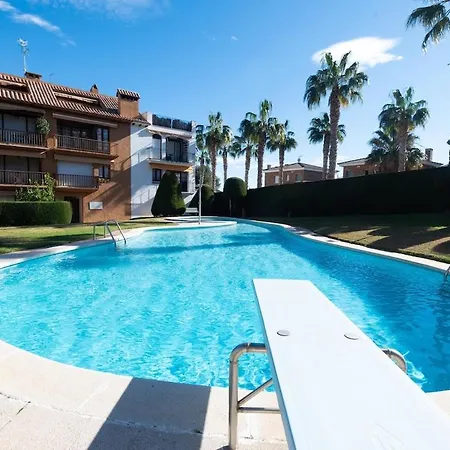 With Swimming Pool And Parking, 3 Minutes From The Apartment Roda de Bera