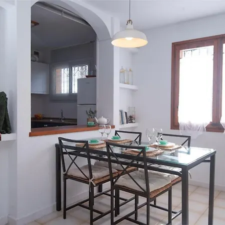 With Swimming Pool And Parking, 3 Minutes From The Roda de Bera