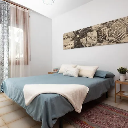 With Swimming Pool And Parking, 3 Minutes From The Apartment Roda de Bera