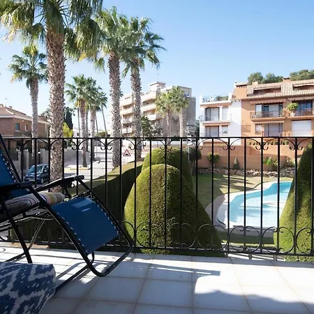 Apartment With Swimming Pool And Parking, 3 Minutes From The
