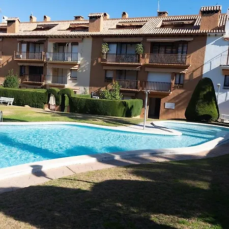 Apartment With Swimming Pool And Parking, 3 Minutes From The Roda de Bera